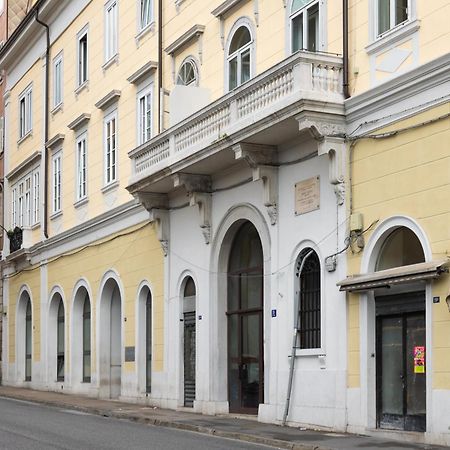 Arcobaleno Trieste Via Udine 19 Eksteriør bilde